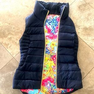 Lilly Pulitzer navy puffer vest sz XS